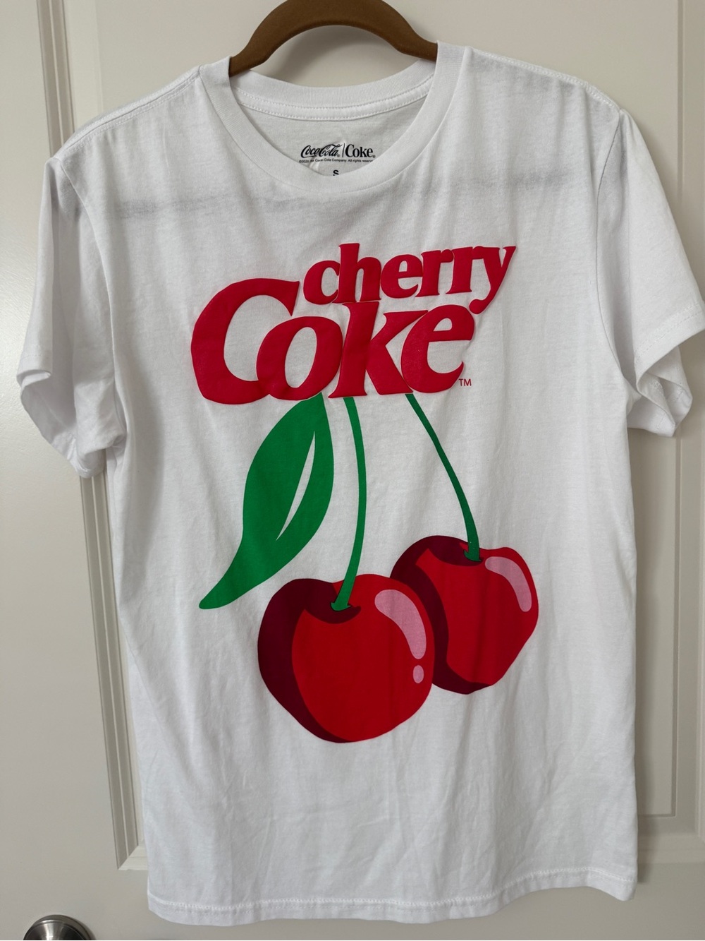 Coca Cola Shirt Cherry Coke Classic
Everyday Boyfriend Fashion size small
